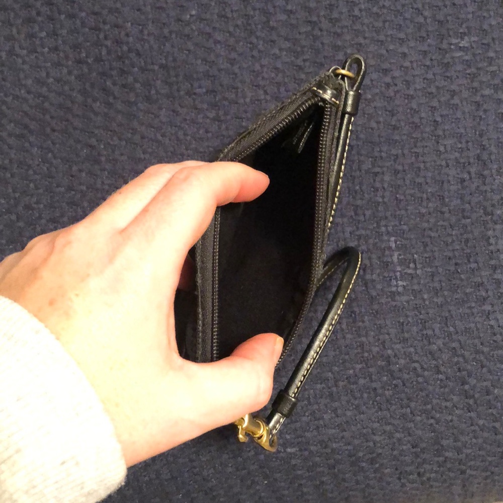 Coach wristlet - Picture 3 of 3